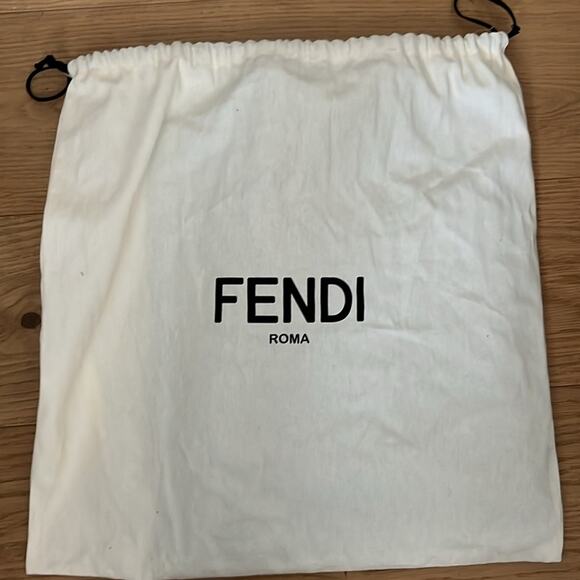 $2750 FENDI large TOTE black leather embossed Fendi logo excellent Condi… - Picture 12 of 15